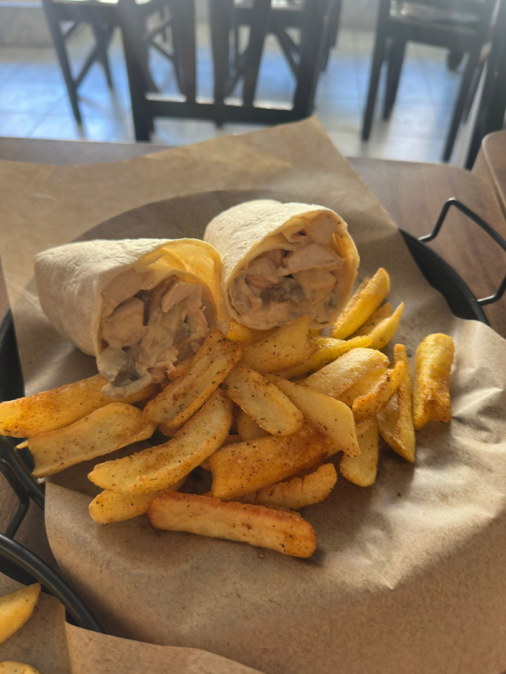 Kremalı mantarlı tavuk wrap